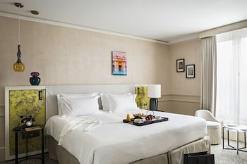 Suite, 1 King Bed, Courtyard View (or Scribe St. View, Prestige)