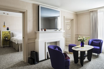 Suite, 1 King Bed, Courtyard View (or Scribe St. View, Prestige)
