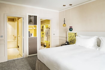 Suite, 1 King Bed, Courtyard View (or Scribe St. View, Prestige)