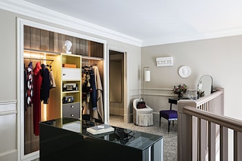 Suite, 1 King Bed, Balcony (Opera Duplex, Blvd. or Scribe St.view)