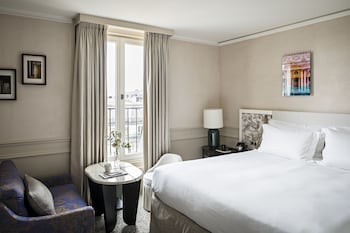 Superior Room, 1 Queen Bed, Courtyard View