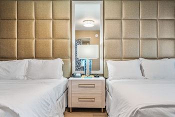 Deluxe Suite, 2 Queen Beds