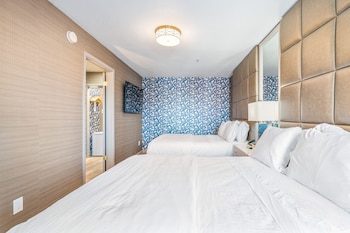 Deluxe Suite, 2 Queen Beds
