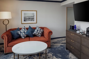 Suite, 1 Bedroom (Parlor)