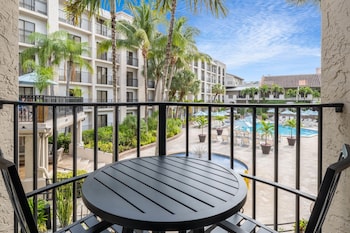 Studio Suite, 2 Double Beds, Non Smoking, Pool View