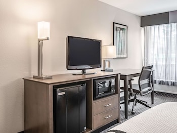 Room, 2 Queen Beds, Accessible, Non Smoking