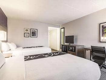 Room, 2 Queen Beds, Non Smoking