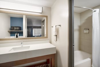 Suite, 2 Queen Beds, Pool View