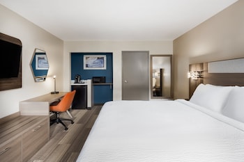 Standard Room, 1 King Bed, Accessible (MOBILITY)