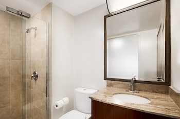 Standard Room, 1 King Bed, Jetted Tub, Pool View