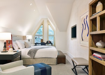 Suite, 1 Bedroom (Town Side)