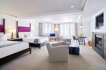 Premium Room, 2 Queen Beds (Mountain Side)