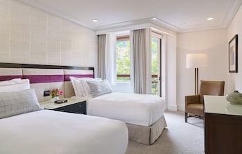 Suite, 2 Bedrooms (Town Side)