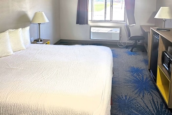 Room, 1 King Bed, Non Smoking
