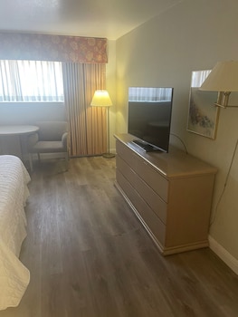 Deluxe Suite, 2 Double Beds, Non Smoking