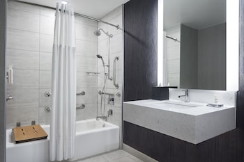 Premier Room, 1 King Bed with Sofa bed, Corner (Mobility Accessible, Tub)