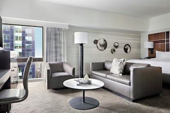 Premier Room, 1 King Bed with Sofa bed, Corner