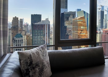 Deluxe Room, 1 King Bed (Mobility Accessible, Roll-In Shower)