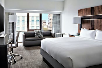 Deluxe Room, 1 King Bed (Mobility Accessible, Roll-In Shower)