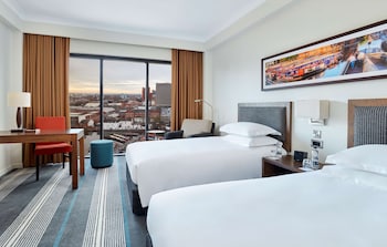 Room, 2 Twin Beds, Canal View