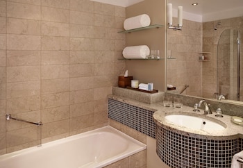 Room, 2 Twin Beds, Canal View