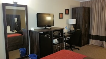 Room, 1 Queen Bed, Non Smoking, Ground Floor (Pet Friendly)