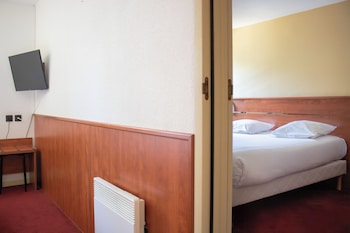 Comfort Room, Connecting Rooms