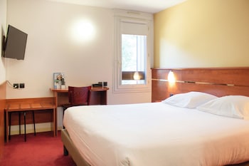 Comfort Room, Connecting Rooms