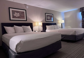 Family Suite, 2 Queen Beds, Non Smoking
