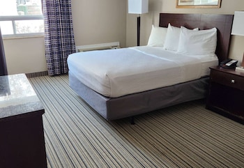 Room, 1 Queen Bed, Accessible, Non Smoking (Mobility,Tub w/Grab Bars)