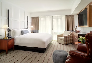 Suite, 1 King Bed (Chancellors)