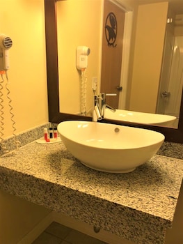 Room, 1 Queen Bed, Accessible, Non Smoking (Mobility Accessible)