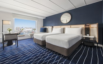 Room, 2 Twin Beds, Darling Harbor View