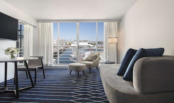 Executive Suite, Harbor View