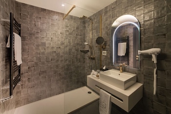 nhow Junior Suite
