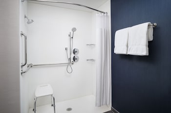 Room, 2 Double Beds (Mobility/Hearing Access, Roll-In Shwr)
