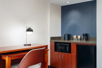 Suite, 1 Bedroom (Hearing Accessible)