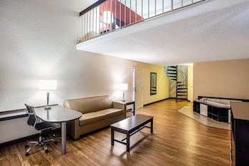 Superior Room, 1 King Bed, Jetted Tub (Loft, Smoke Free)