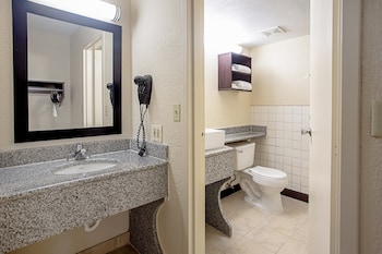 Deluxe Room, 1 King Bed (Smoke Free)