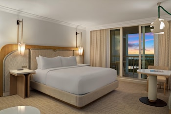 Signature Room, 1 King Bed (Gulf Vw)