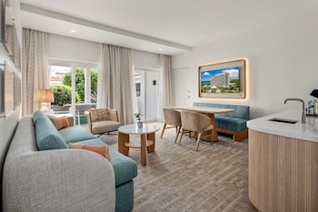 Suite, 1 King Bed (Villa)