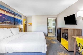 Standard Room, 1 King Bed, Non Smoking