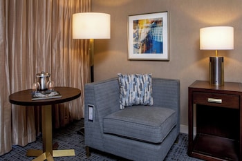 Deluxe Room, 2 Queen Beds, Courtyard View (Balcony)