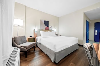 Room, 1 King Bed, Accessible (Mobility, Roll-In Shower)