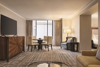 Junior Suite, 1 King Bed