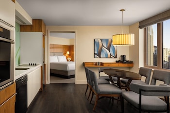 Suite, 2 Bedrooms (Millennium Park)