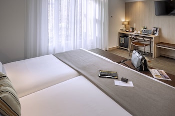Deluxe double or twin room Ramblas view with balcony