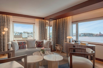 Presidential Suite, 1 King Bed, Non Smoking, Lake View