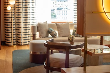 Presidential Suite, 1 King Bed, Non Smoking, Lake View