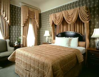 Standard Queen Room